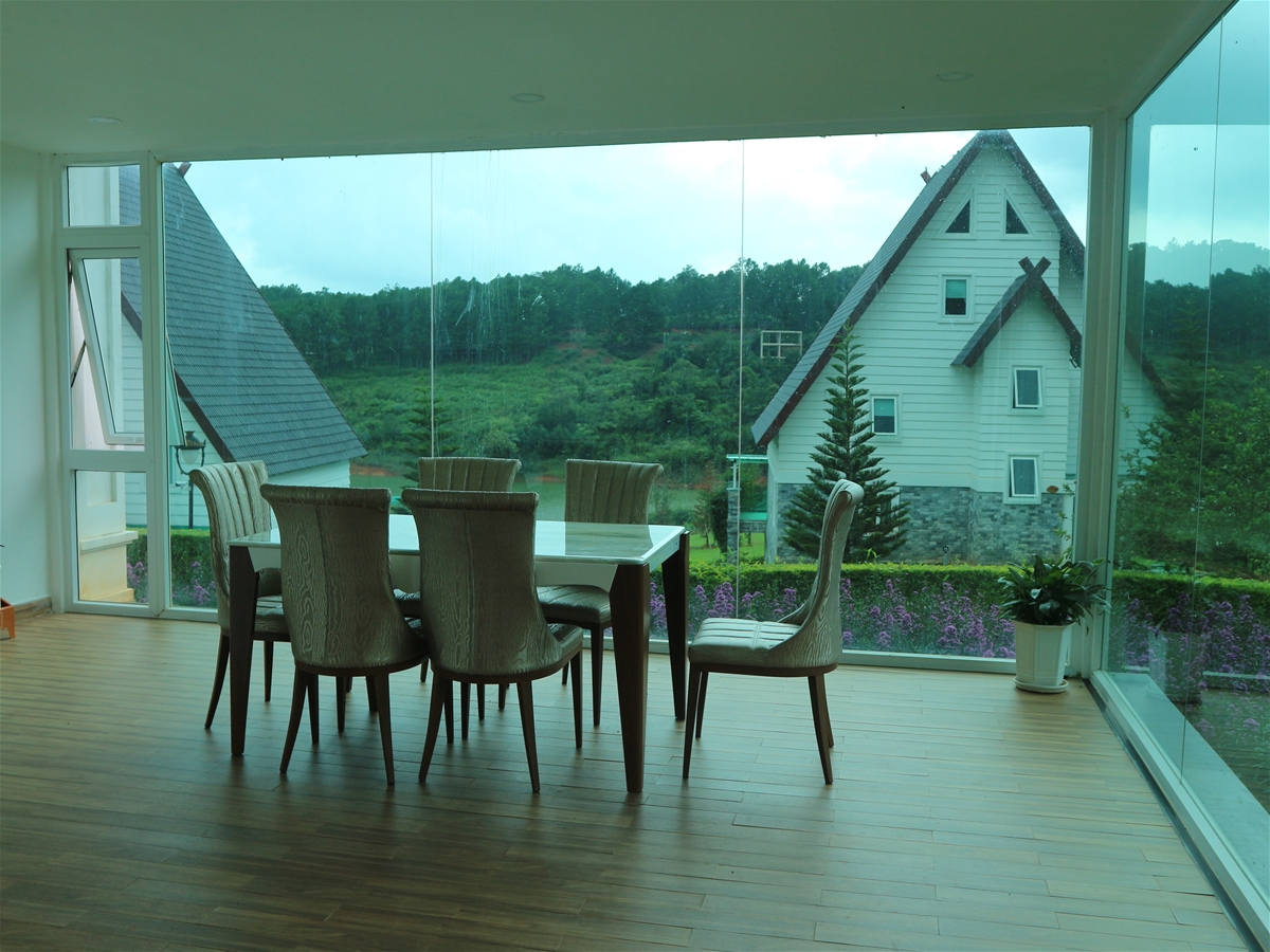 06-Bedroom Villa with Garden View